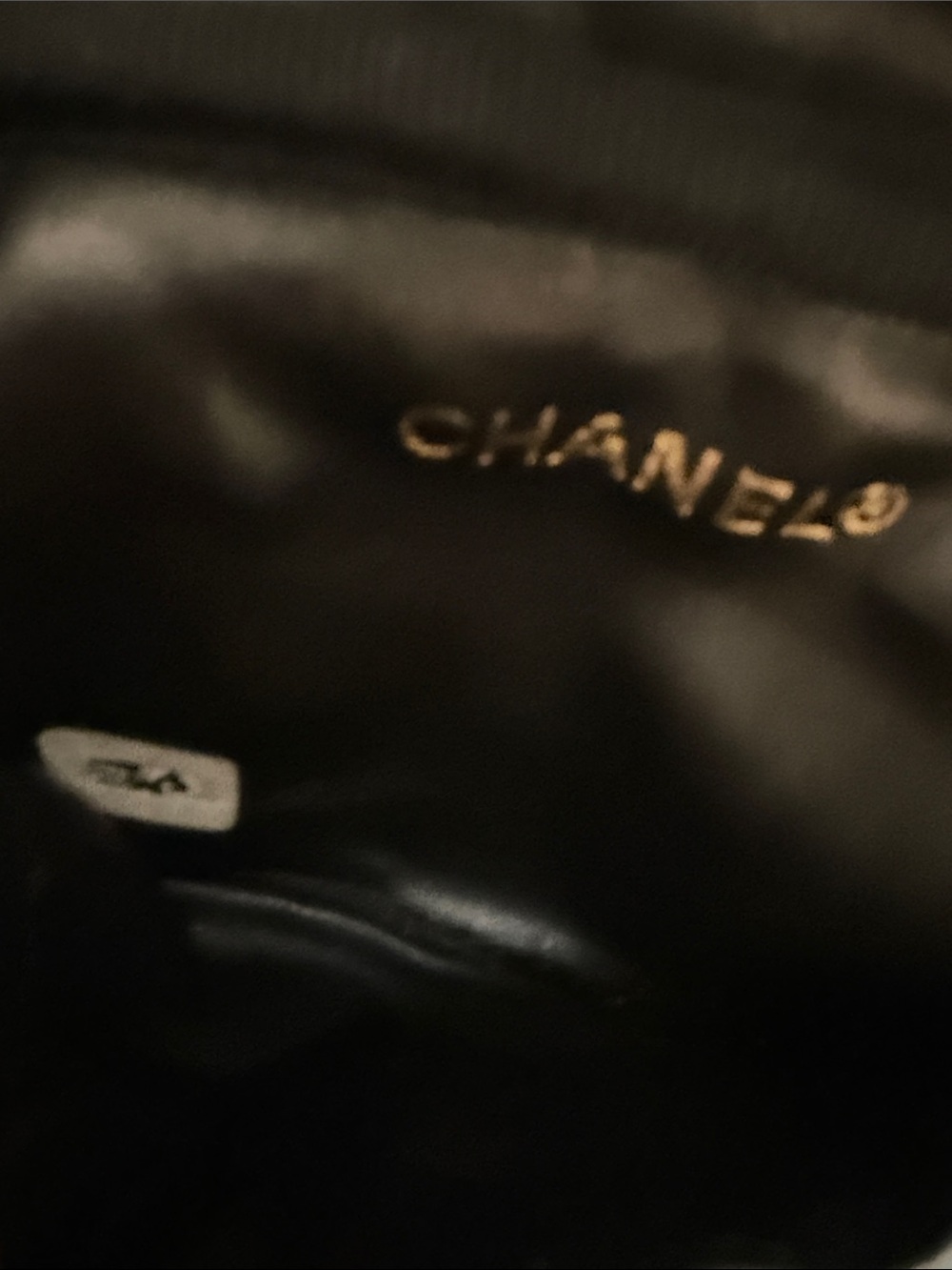 Pre owned luxury CHANEL Black Leather Vanity Case with Gold Hardware - Picture 8 of 11